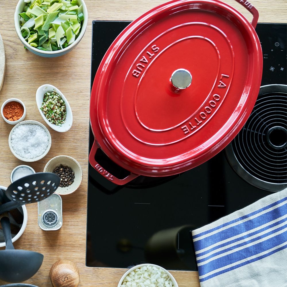 STAUB - Cocotte | oval | 29 cm | cherry red