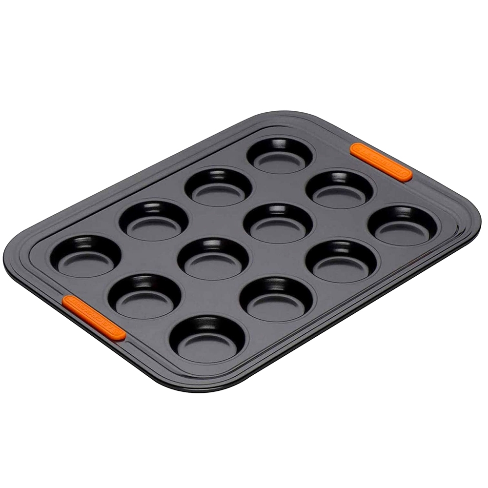 Le Creuset - 12 Cup Bun Tray