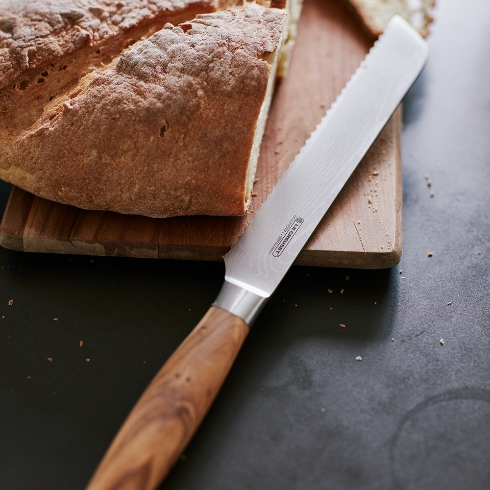 Le Creuset - Bread Knife Olive Wood Handle