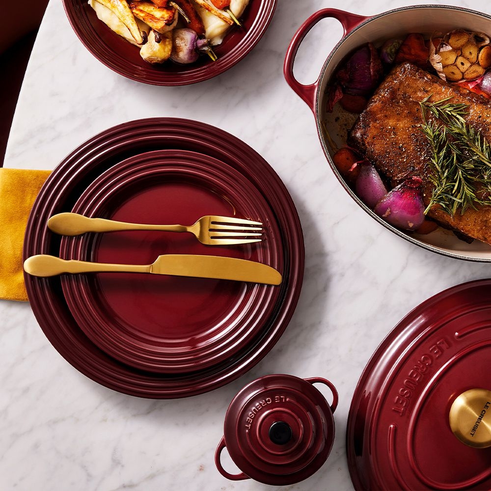 Le creuset dinner plates best sale