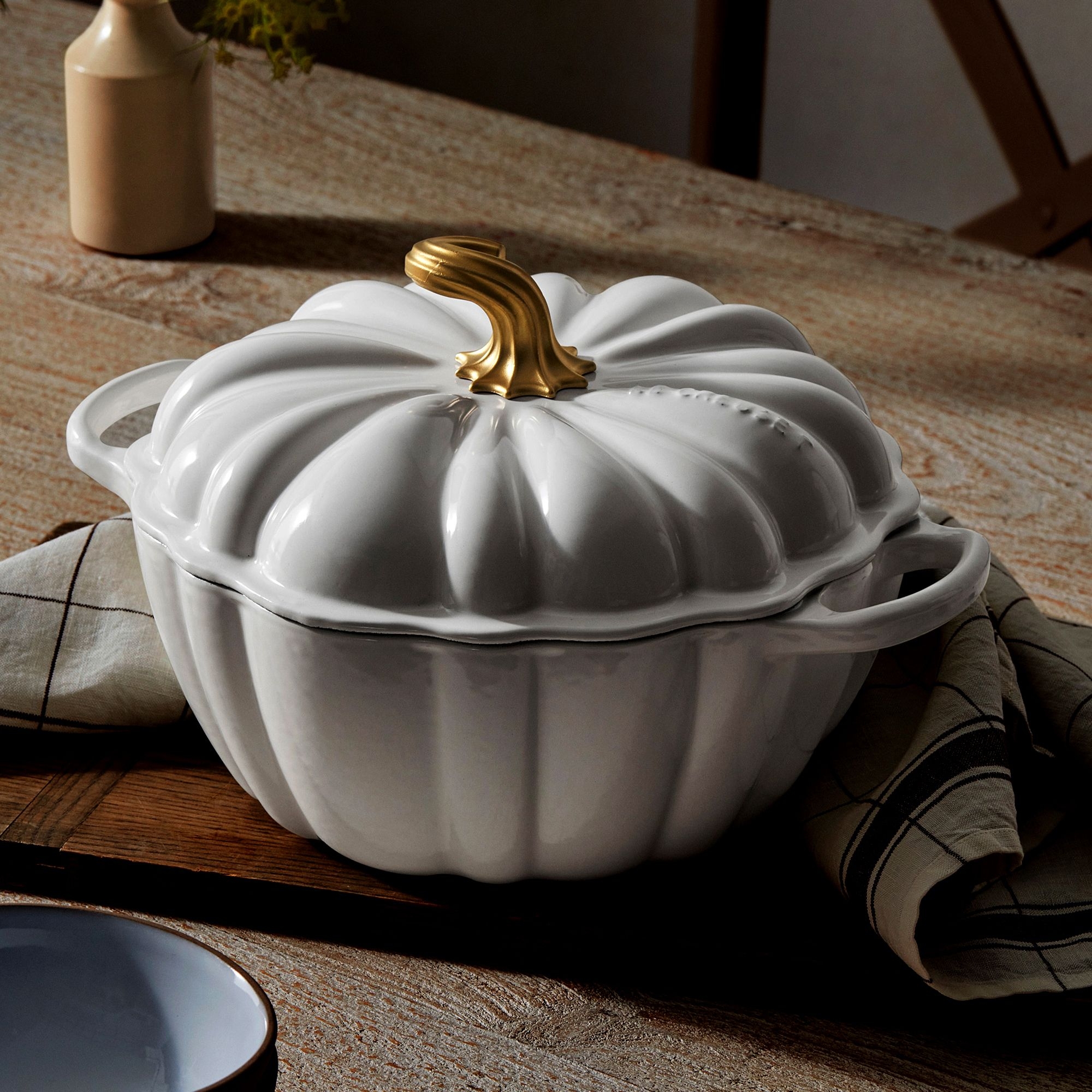 Le Creuset - Cast Iron Pumpkin Casserole 24 cm - White