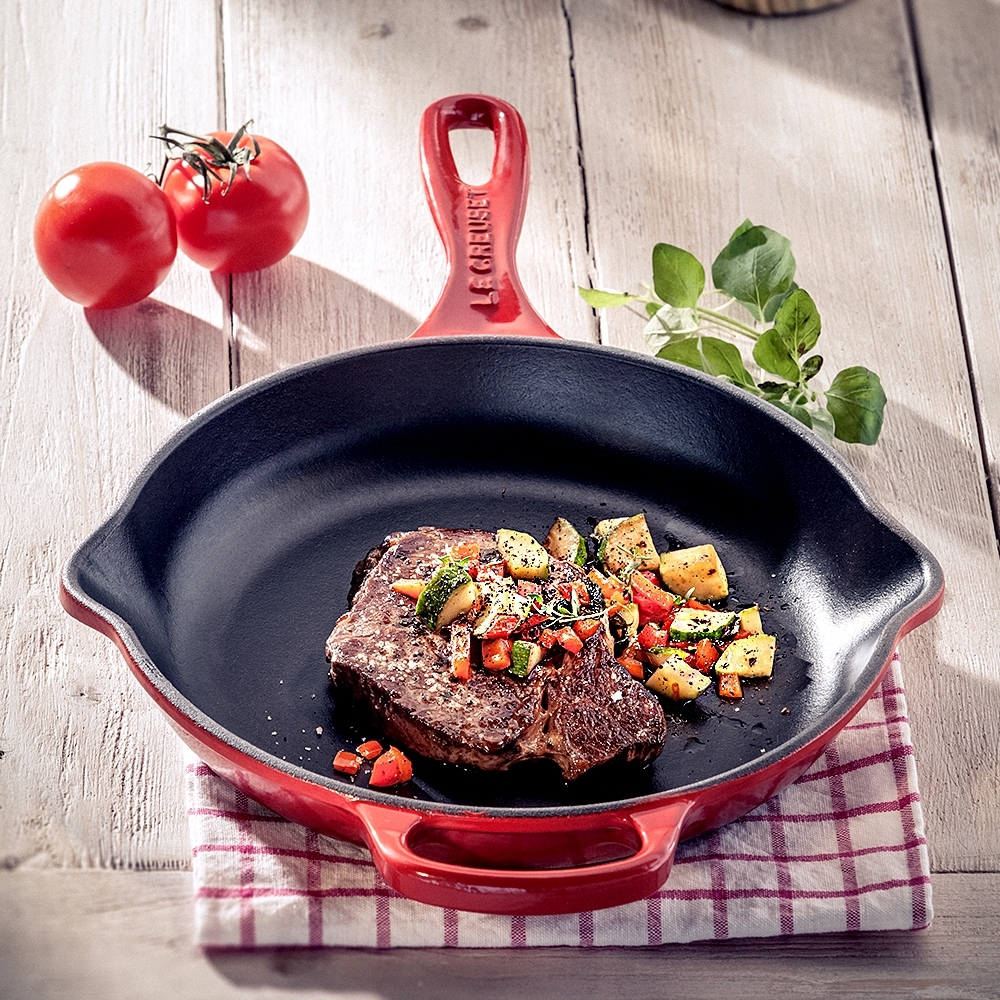 Le Creuset - Signature Cast Iron Skillet